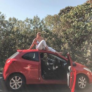 Meet your Posher, Chloe